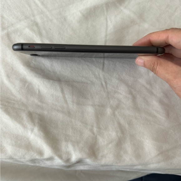 Iphone 8 Plus Unlocked 256GB Black with OtterBox case - Picture 7 of 12